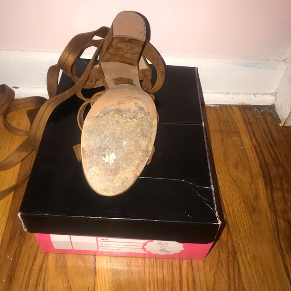 Shoes - Picture 4 of 4